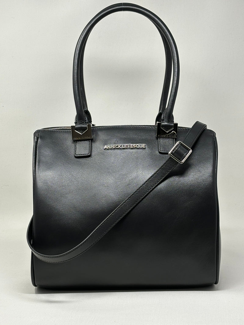 Handbag in Leather, Mona Medium, Black