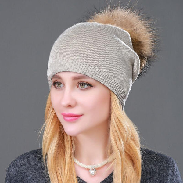 Beanie with fur pompom, taupe color